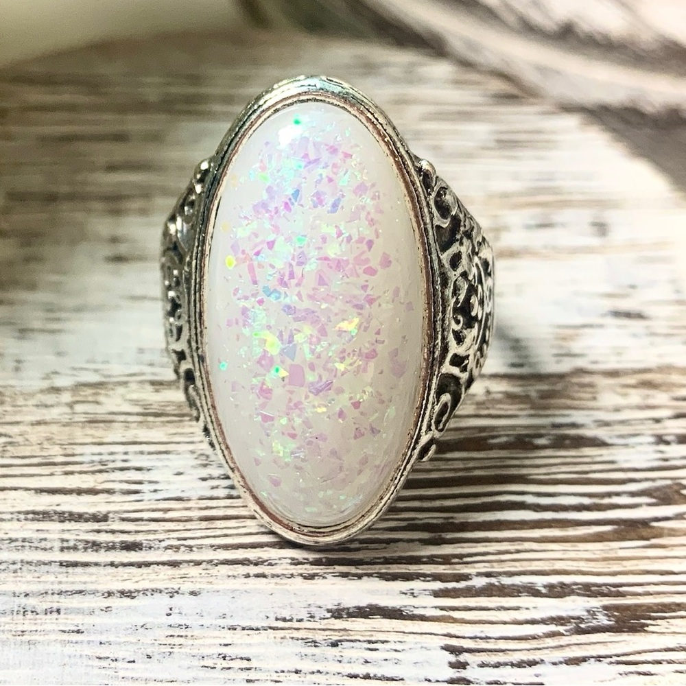 3247 Vintage-Inspired Silver Acrylic Faux Opal Ring